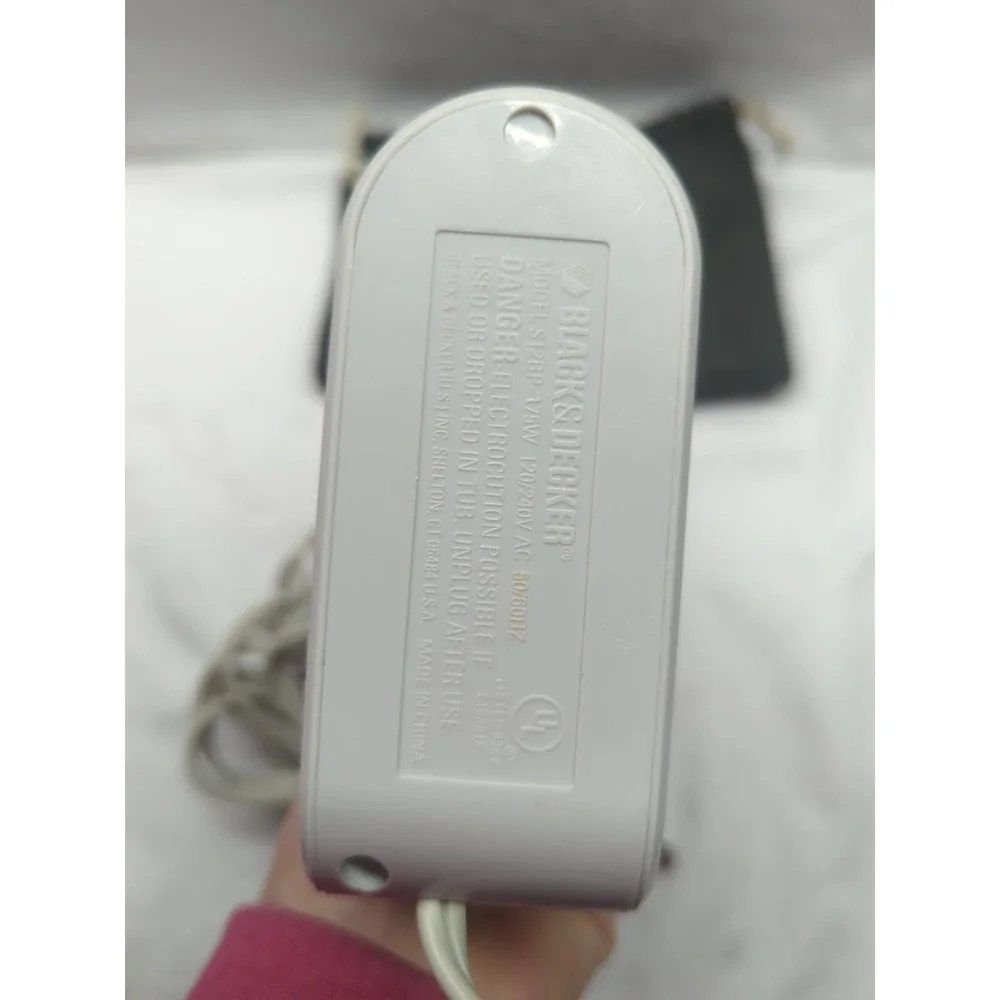 Black & Decker Extra Long Cord Travel Steamer Model S12BP Working